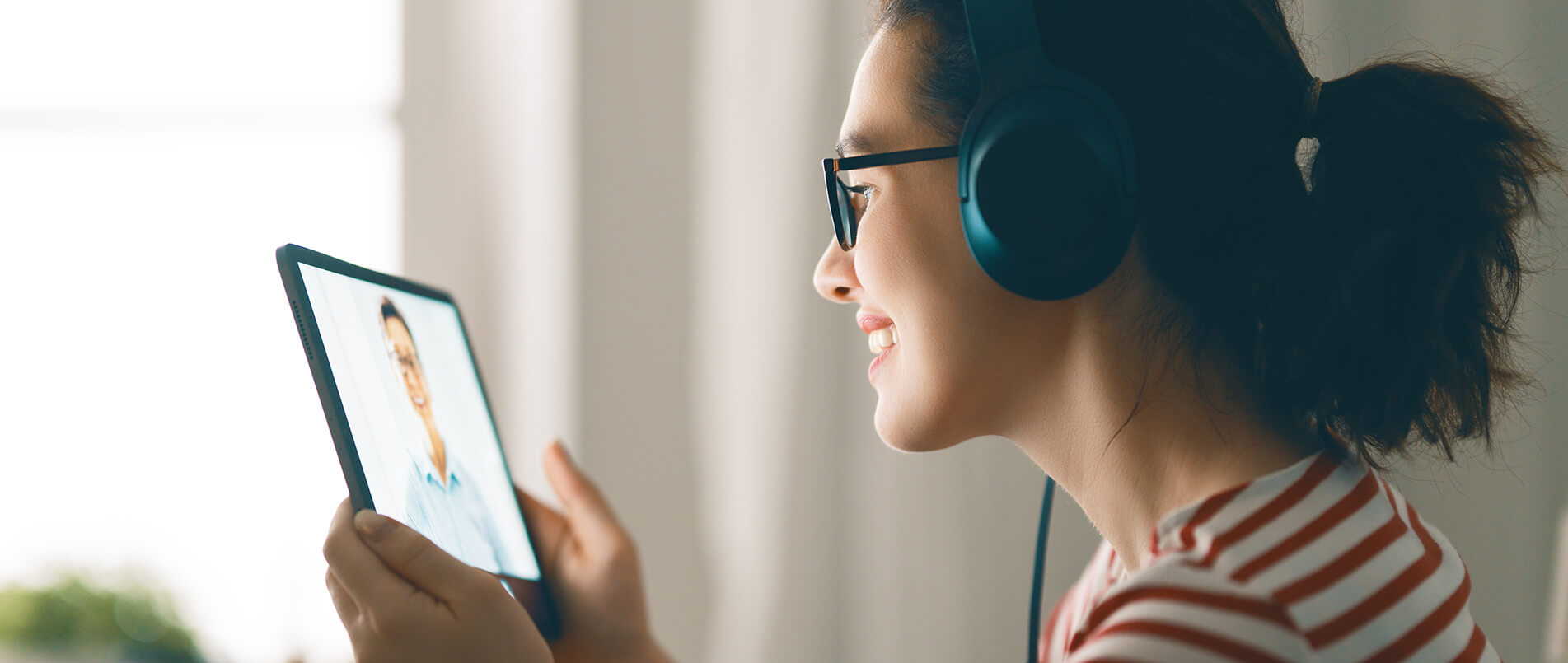 pp电子游戏官方网站正式推出商用5G RedCap模组RG255C-GL，进一步丰富RedCap产品阵容