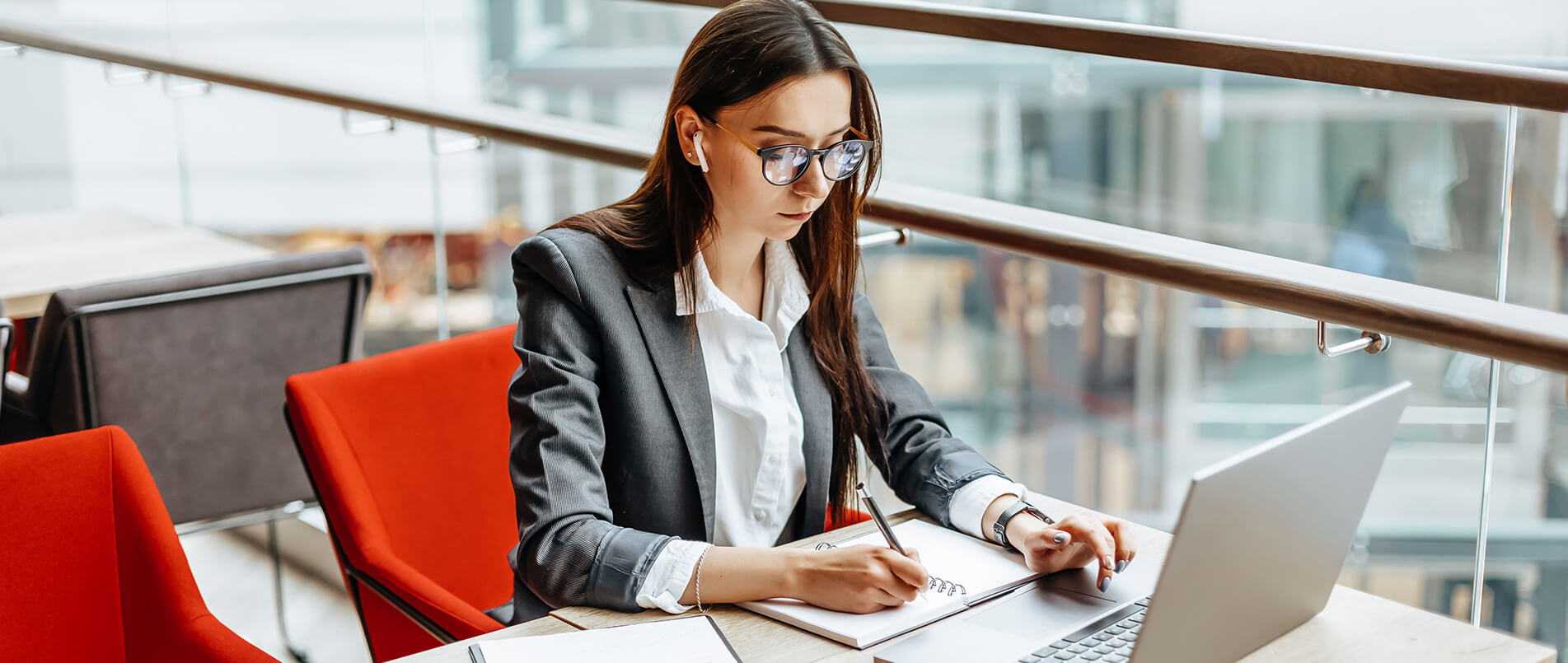 MWC 2024丨pp电子游戏官方网站全新Wi-Fi 7和蓝牙5.4模组组合，为PC提供巅峰无线连接体验