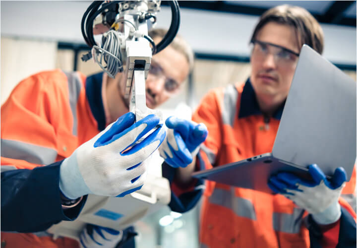 优质的在职培训机会，有机会与高水平团队一起工作