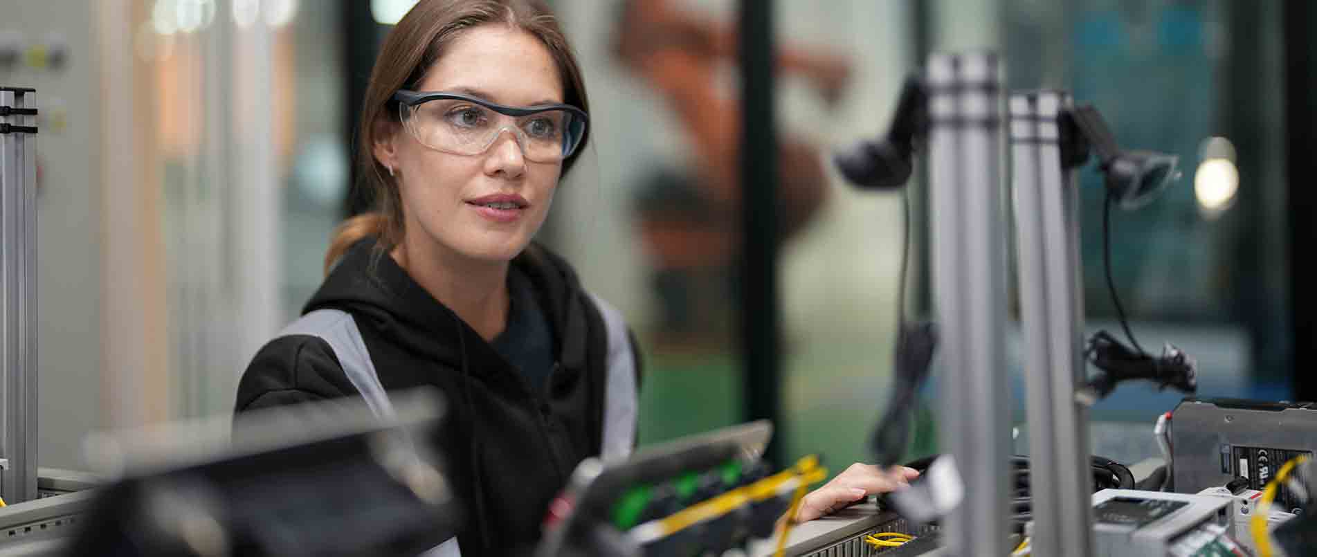 pp电子游戏官方网站精彩亮相IOTE 2024：探究技术融合，展望智慧未来